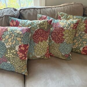 Floral Pattern Throw Pillows - Set of 4